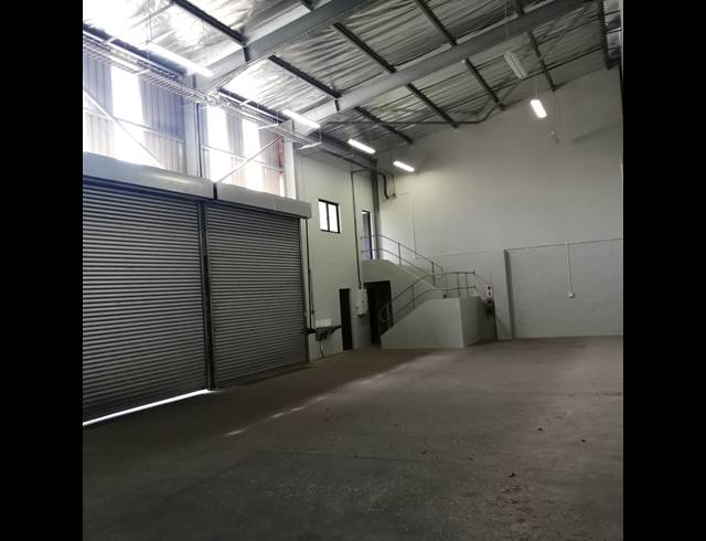 580M² WAREHOUSE TO LET IN WATERFALL